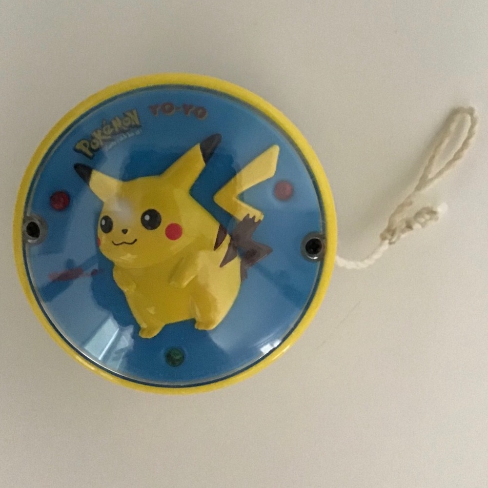 Pokemon Pikachu Yo-yo Lights Up Toy Vintage Yo yo Light - Picture 6 of 15